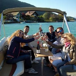 Apéro dans un bateau à Aix les bains sur le lac du bourget